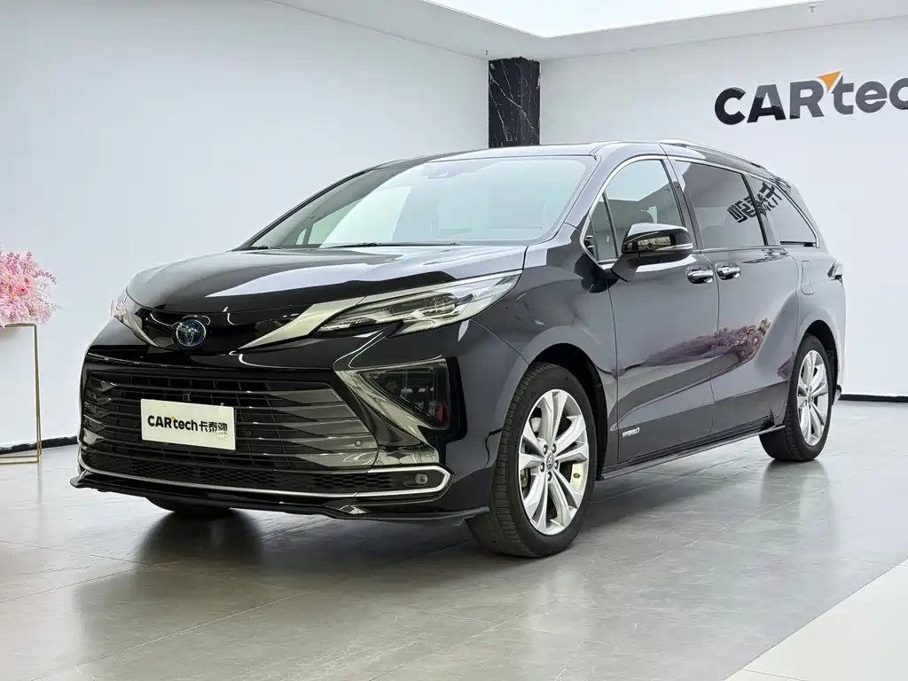 Toyota Toyota Sienna 2023 2.5L Hybrid Premium Edition 2024