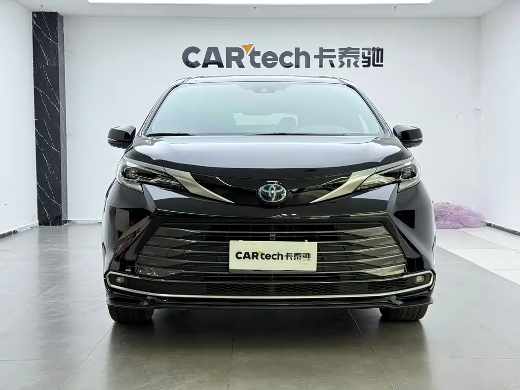 Toyota Toyota Sienna 2023 2.5L Hybrid Premium Edition 2024 - thumbnail 2