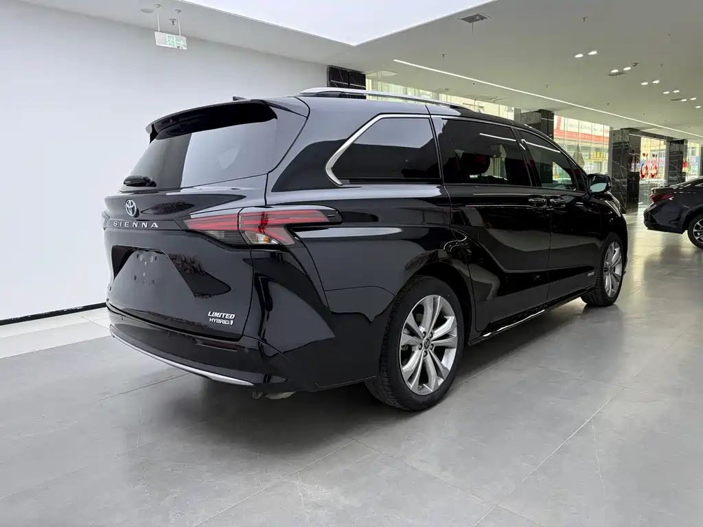Toyota Toyota Sienna 2023 2.5L Hybrid Premium Edition 2024 - thumbnail 3