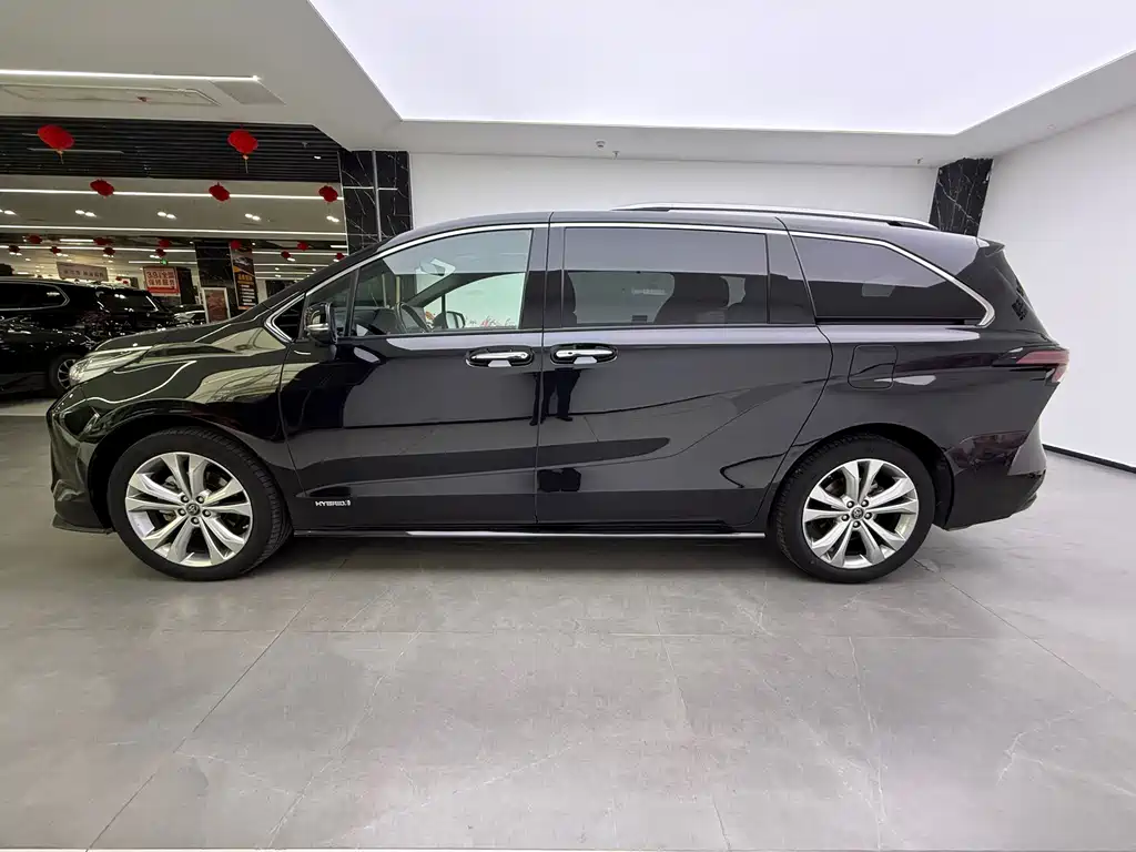 Toyota Toyota Sienna 2023 2.5L Hybrid Premium Edition 2024 - thumbnail 5