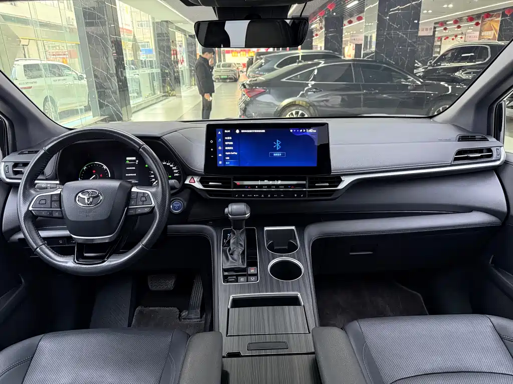Toyota Toyota Sienna 2023 2.5L Hybrid Premium Edition 2024 - thumbnail 7