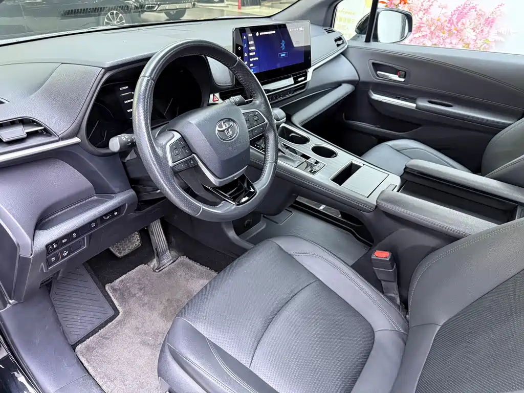 Toyota Toyota Sienna 2023 2.5L Hybrid Premium Edition 2024 - thumbnail 12