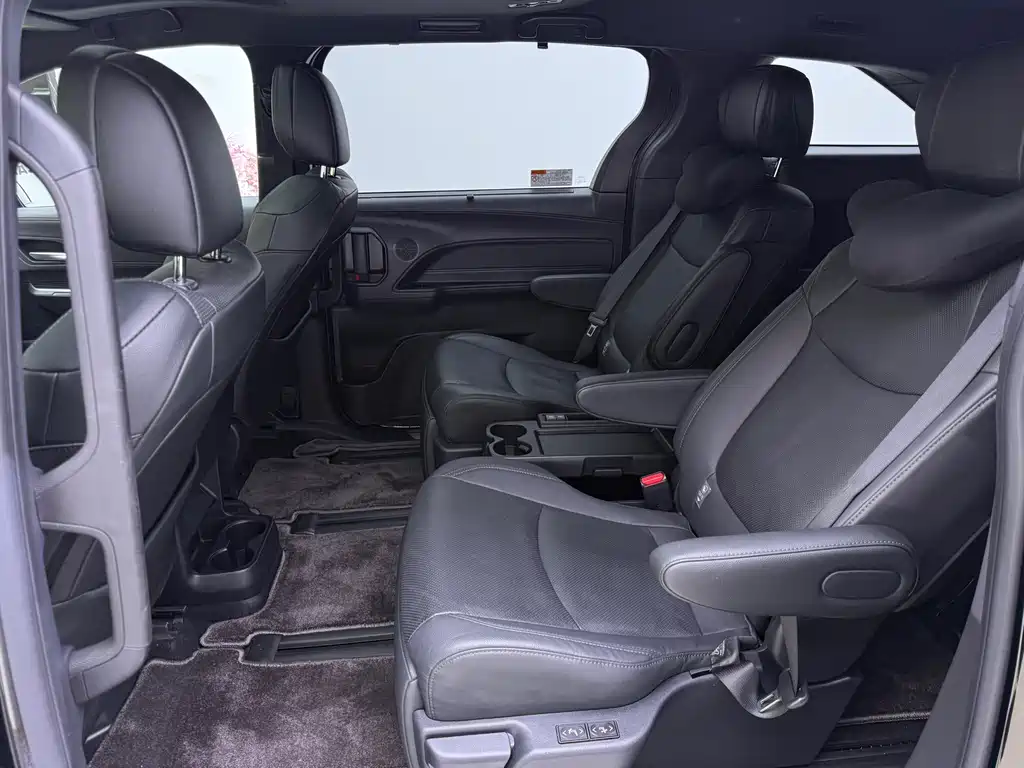 Toyota Toyota Sienna 2023 2.5L Hybrid Premium Edition 2024 - thumbnail 13