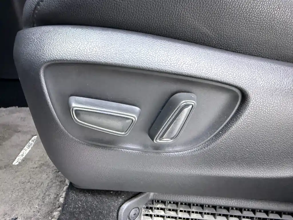 Toyota Toyota Sienna 2023 2.5L Hybrid Premium Edition 2024 - thumbnail 16