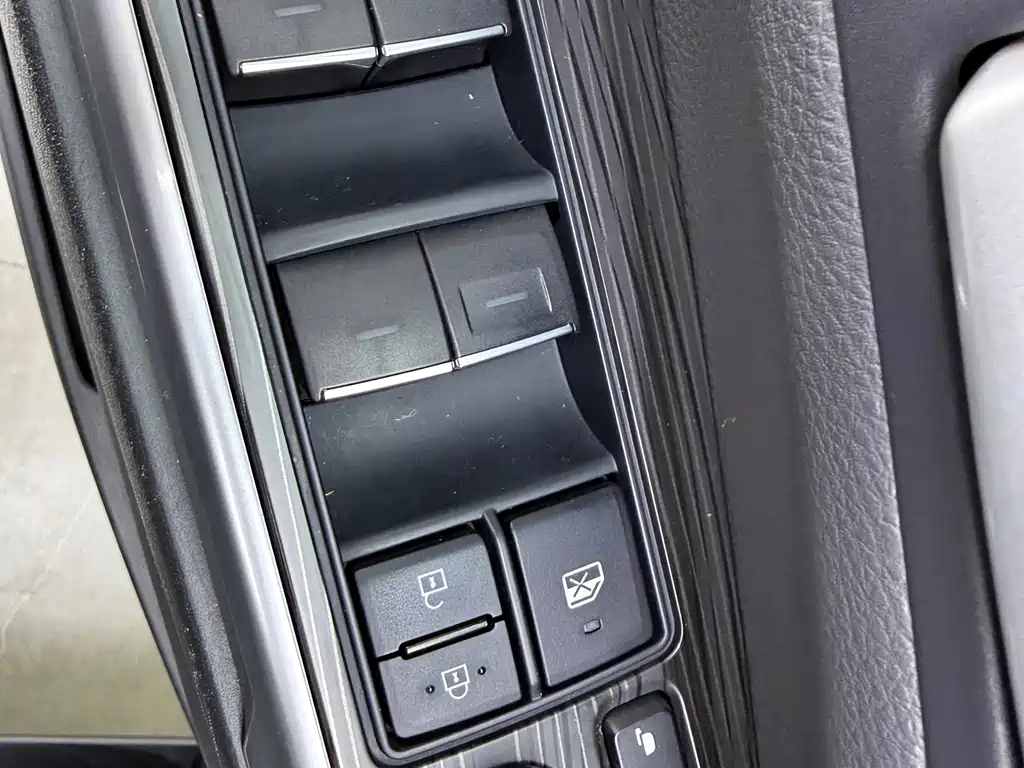 Toyota Toyota Sienna 2023 2.5L Hybrid Premium Edition 2024 - thumbnail 17