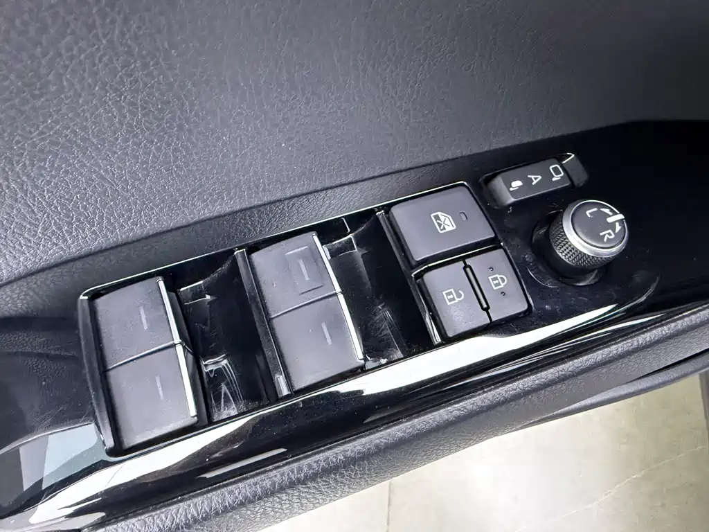 Toyota Toyota Camry 2023 Hybrid 2.5HG Luxury Edition 2023 - thumbnail 17