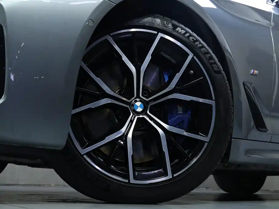 BMW BMW 5 Series Import 2022 Model Facelift 540i Style Edition M Sport Package 2022 - thumbnail 3