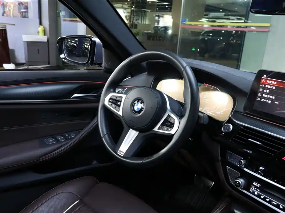 BMW BMW 5 Series Import 2022 Model Facelift 540i Style Edition M Sport Package 2022 - thumbnail 19