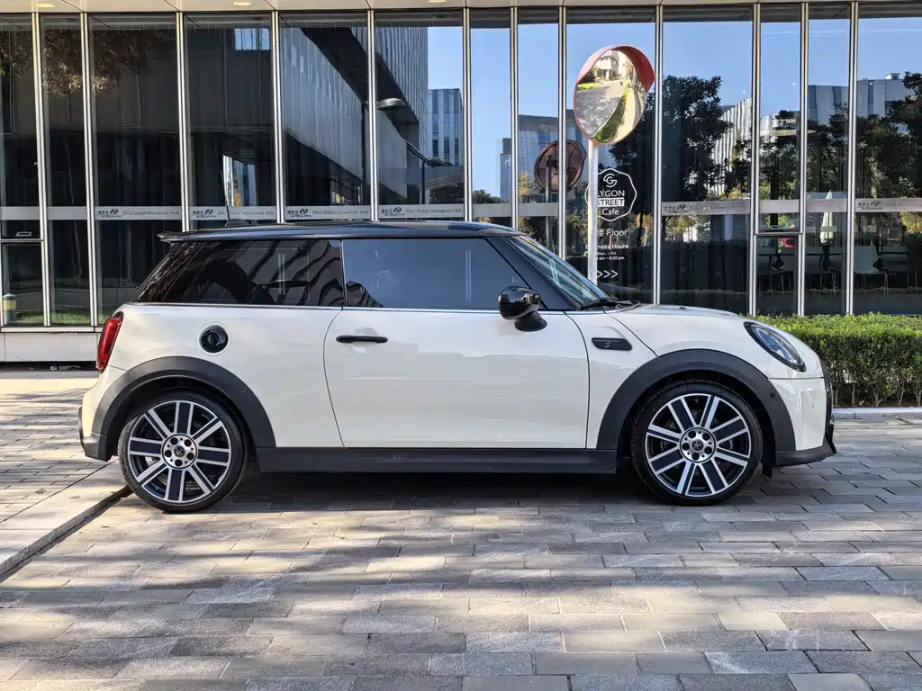 MINI MINI 2022 2.0T COOPER S Artist 2022 - thumbnail 5