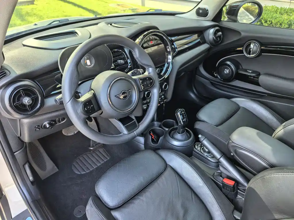 MINI MINI 2022 2.0T COOPER S Artist 2022 - thumbnail 8
