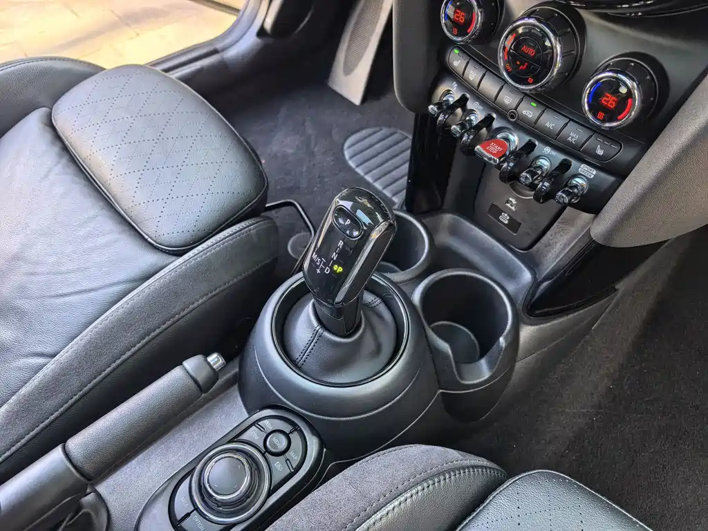 MINI MINI 2022 2.0T COOPER S Artist 2022 - thumbnail 19