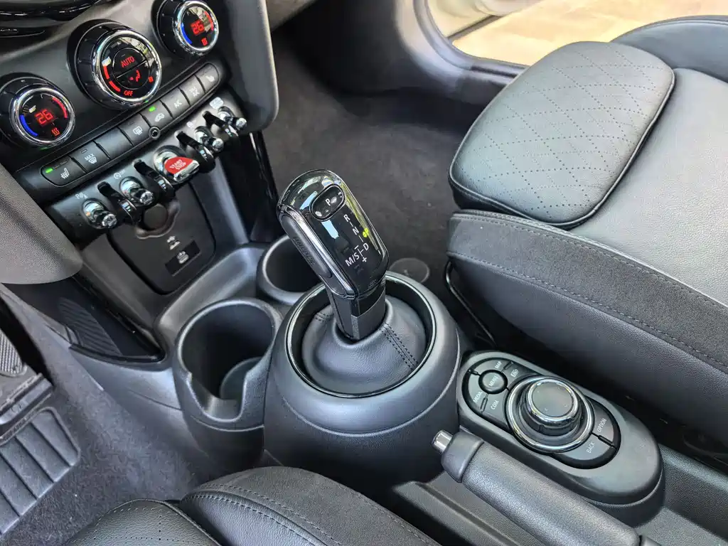 MINI MINI 2022 2.0T COOPER S Artist 2022 - thumbnail 20
