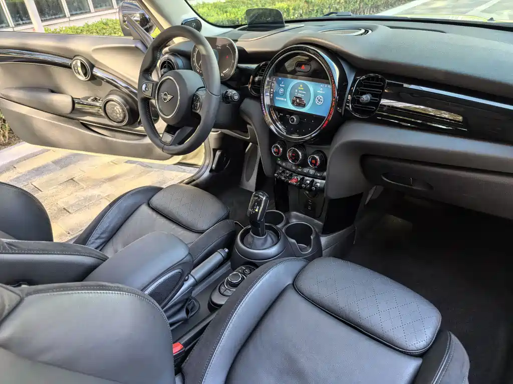MINI MINI 2022 2.0T COOPER S Artist 2022 - thumbnail 29
