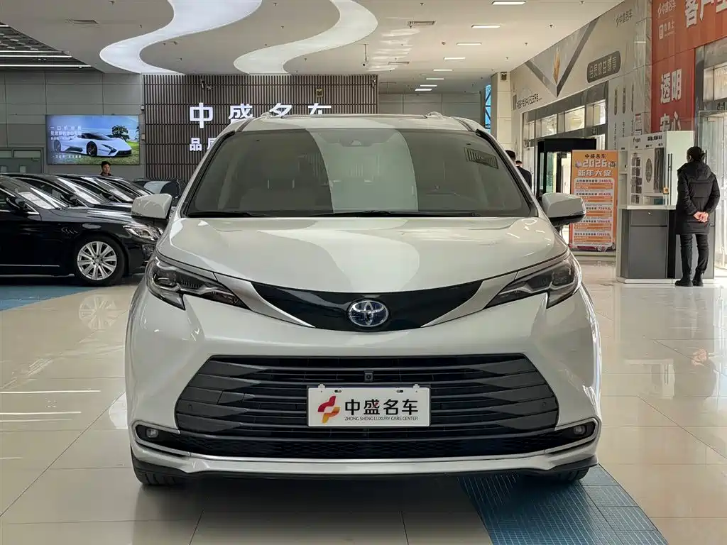 Toyota Toyota Sienna 2023 2.5L Hybrid Premium Edition 2023 - thumbnail 2