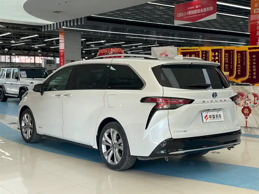 Toyota Toyota Sienna 2023 2.5L Hybrid Premium Edition 2023 - thumbnail 5