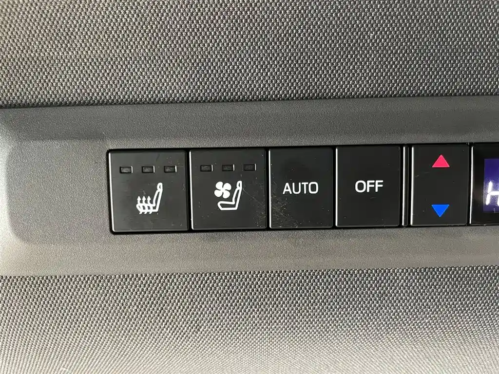 Toyota Toyota Sienna 2023 2.5L Hybrid Premium Edition 2023 - thumbnail 18