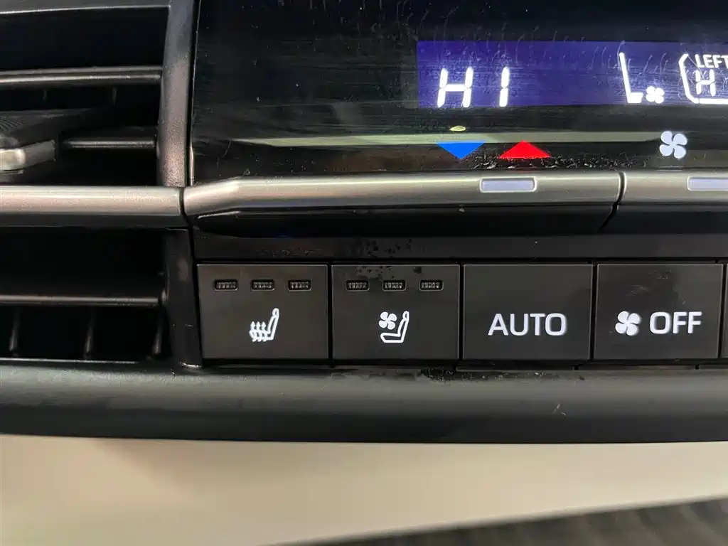 Toyota Toyota Sienna 2023 2.5L Hybrid Premium Edition 2023 - thumbnail 26