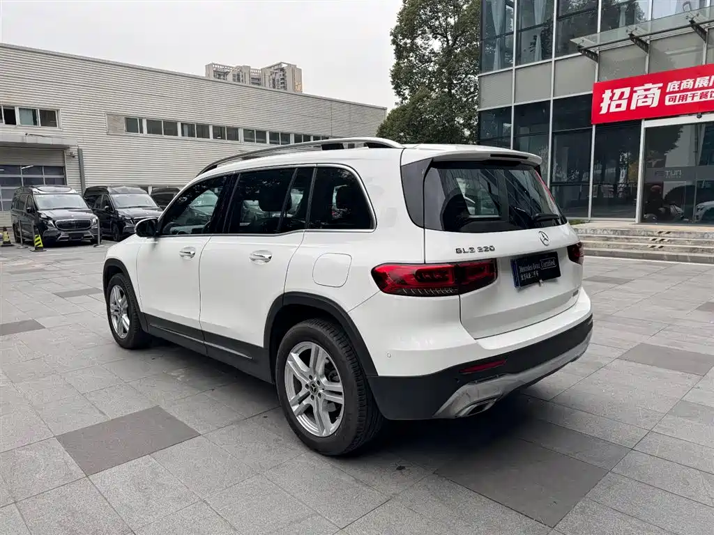 Mercedes-Benz Mercedes-Benz GLB 2023 GLB 220 Dynamic 2023 - thumbnail 4