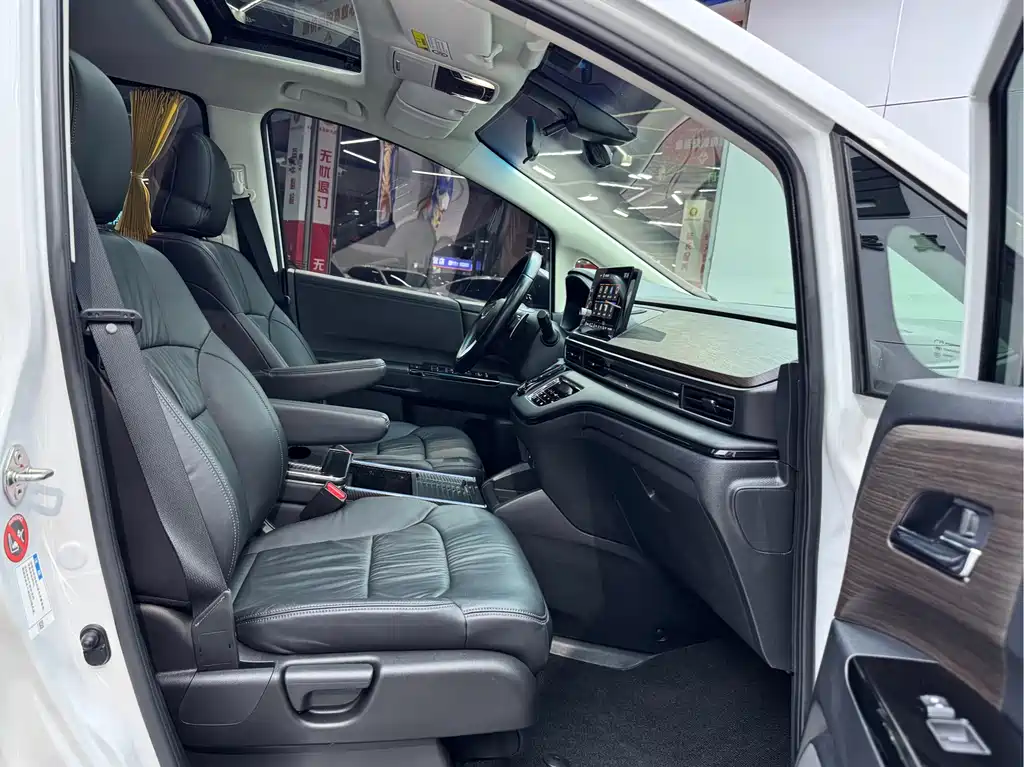 Honda Honda Odyssey 2022 2.0L e:HEV Elite Executive Edition 2022 - thumbnail 17