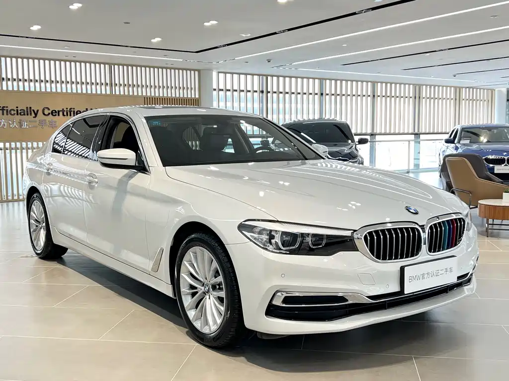 BMW BMW 5 Series 2020 525Li Luxury Package 2020 - thumbnail 3
