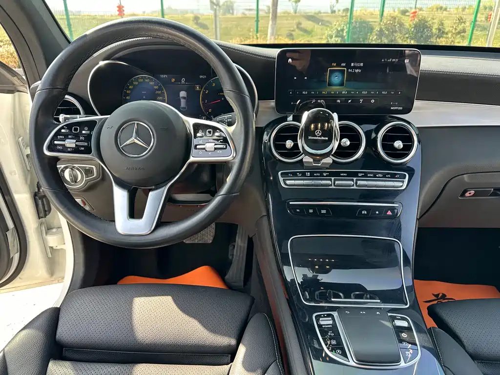 Mercedes-Benz Mercedes-Benz GLC Coupe 2021 GLC 260 4MATIC Coupé SUV 2021 - thumbnail 11