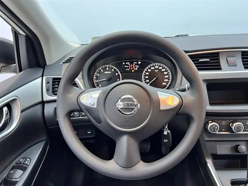 Nissan Nissan Sylphy 2024 Classic 1.6XE CVT Comfort Edition 2026 - thumbnail 11