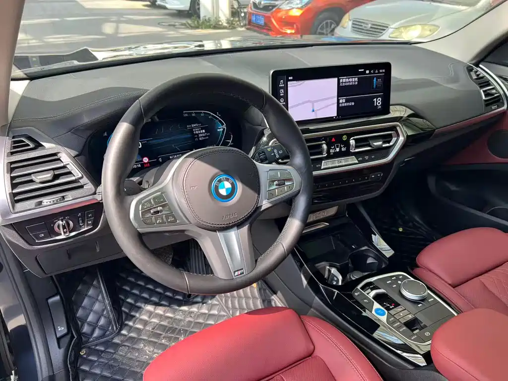 BMW BMW iX3 2024 Leading Edition 2025 - thumbnail 4