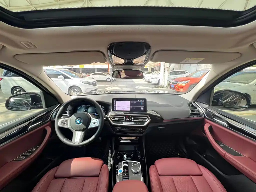 BMW BMW iX3 2024 Leading Edition 2025 - thumbnail 6