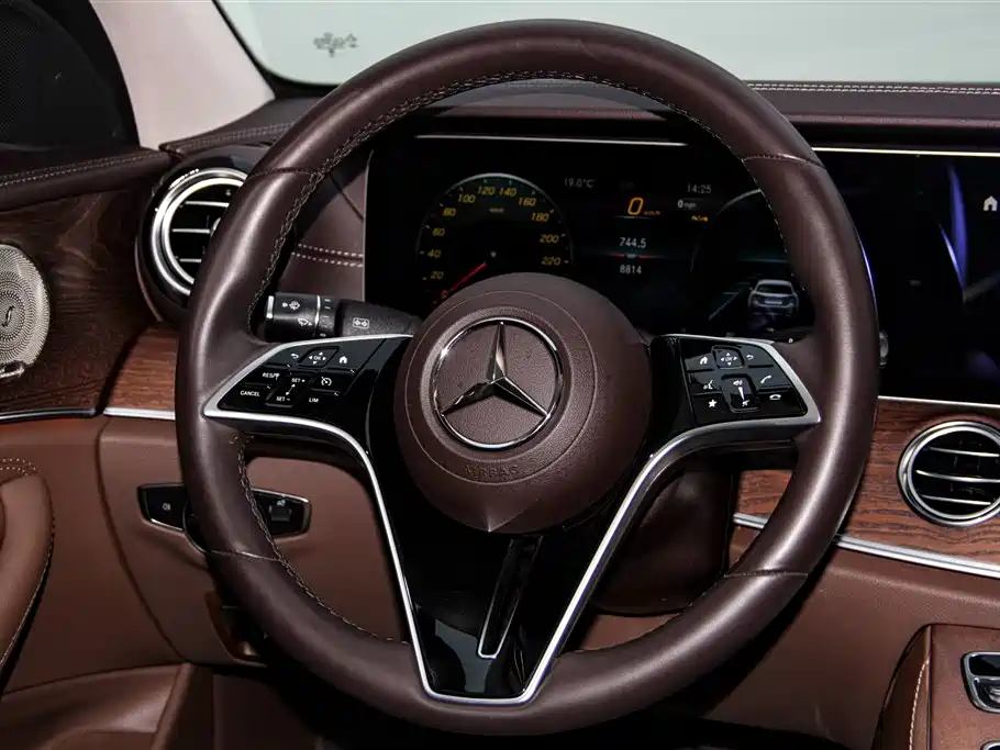 Mercedes-Benz Mercedes-Benz E-Class 2023 Model Year Facelift E 300 L Luxury 2023 - thumbnail 14