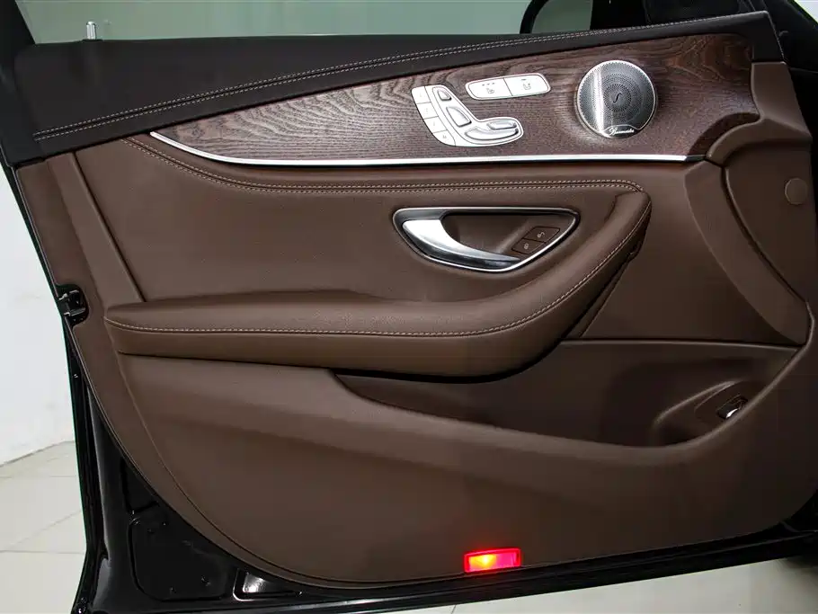 Mercedes-Benz Mercedes-Benz E-Class 2023 Model Year Facelift E 300 L Luxury 2023 - thumbnail 16