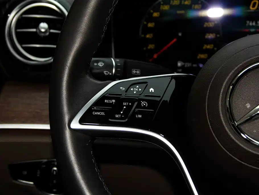 Mercedes-Benz Mercedes-Benz E-Class 2023 Model Year Facelift E 300 L Luxury 2023 - thumbnail 29