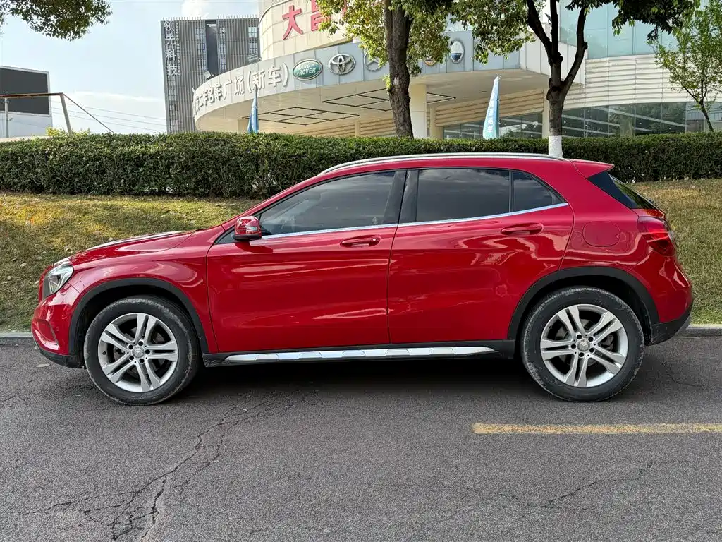 Mercedes-Benz Mercedes-Benz GLA 2016 GLA 200动感型 2015 - thumbnail 3