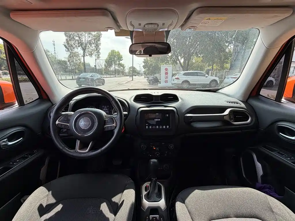 Jeep FreeLander 2018 180T Automatic AWD 2018 - thumbnail 11