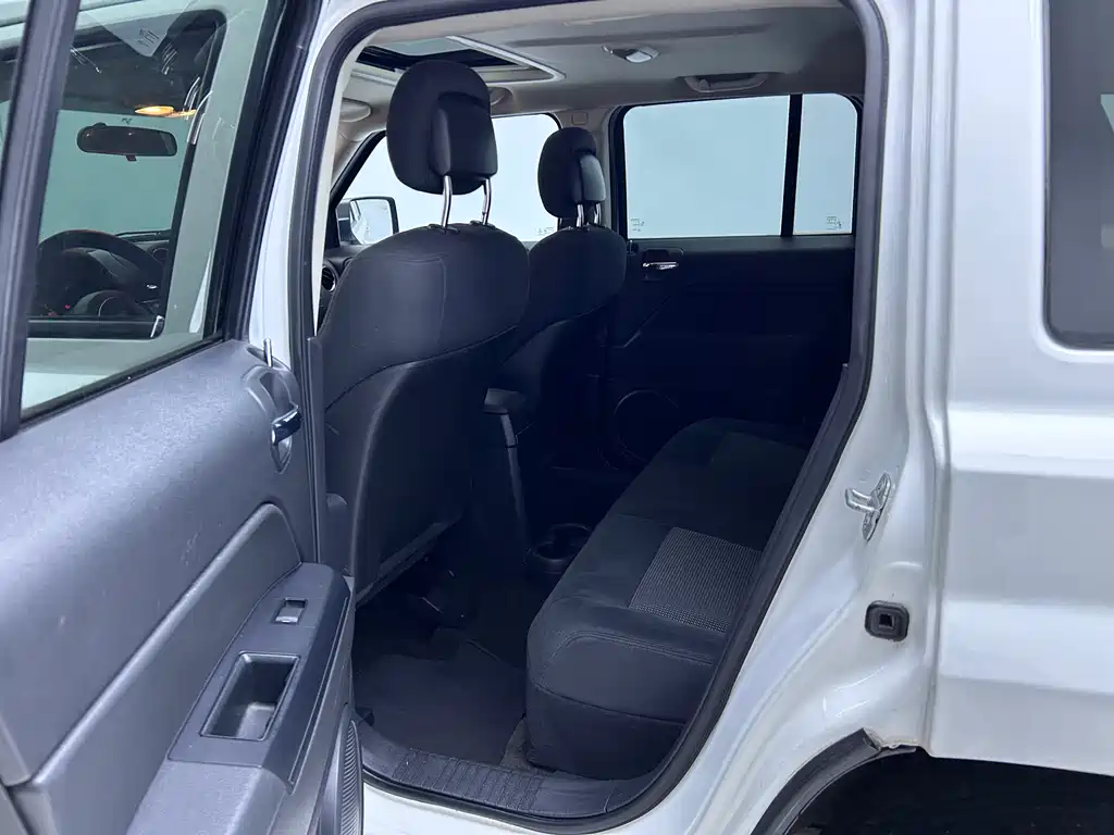 Jeep Freedom 2014 2.4L Sport Edition 2014 - thumbnail 9