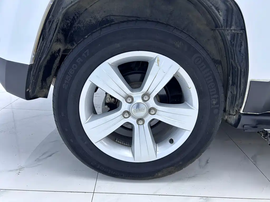 Jeep Freedom 2014 2.4L Sport Edition 2014 - thumbnail 24