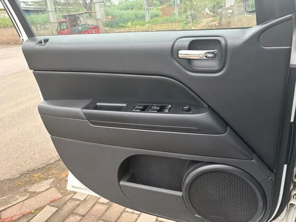 Jeep Cherokee Import 2013 2.0L 2WD Sport Edition 2013 - thumbnail 18