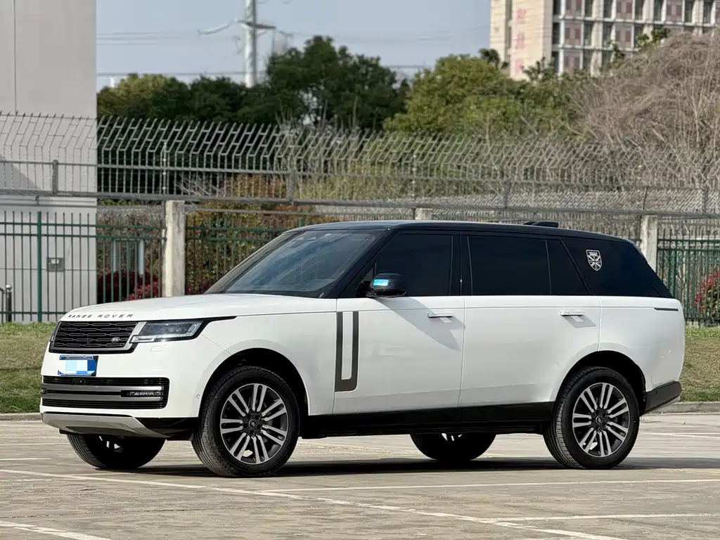 Land Rover Range Rover 2024 3.0 L6 400PS Vogue Long Wheelbase 7-Seat 2024 - thumbnail 2