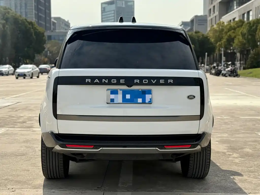 Land Rover Range Rover 2024 3.0 L6 400PS Vogue Long Wheelbase 7-Seat 2024 - thumbnail 9