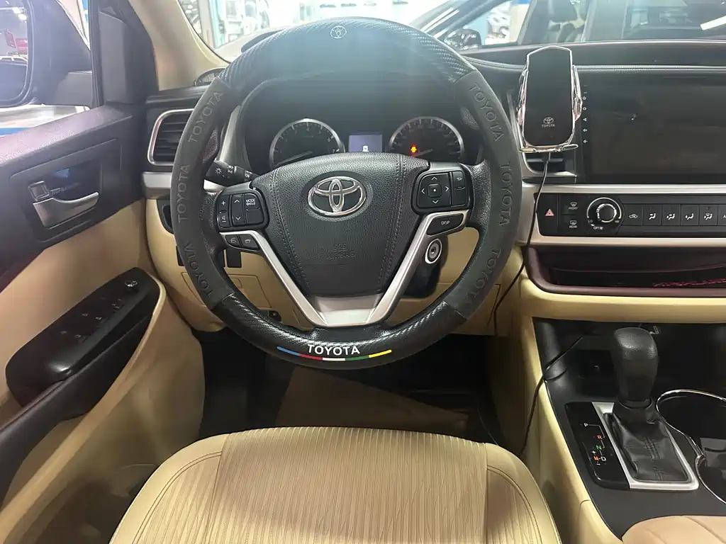 Toyota Highlander 2015 2.0T 2WD LE 5-seats 2016 - thumbnail 8