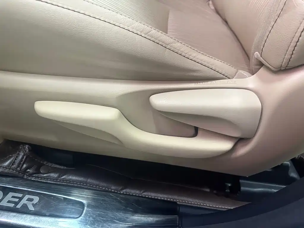 Toyota Highlander 2015 2.0T 2WD LE 5-seats 2016 - thumbnail 11