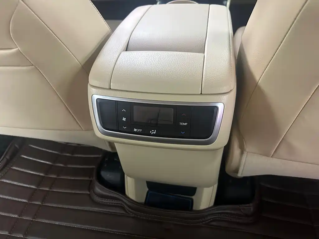 Toyota Highlander 2015 2.0T 2WD LE 5-seats 2016 - thumbnail 12