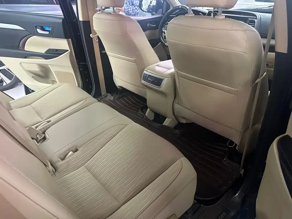 Toyota Highlander 2015 2.0T 2WD LE 5-seats 2016 - thumbnail 13