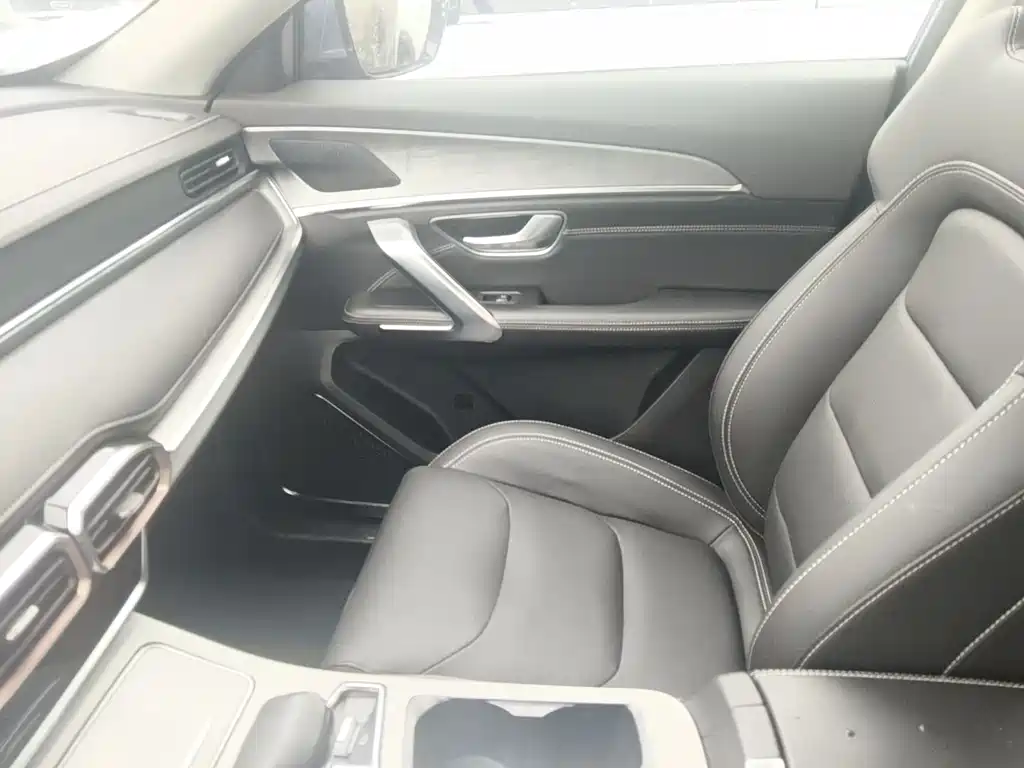 Jetour Jetour X70 Plus 2021 1.5T DCT Fire 7-seater 2021 - thumbnail 4