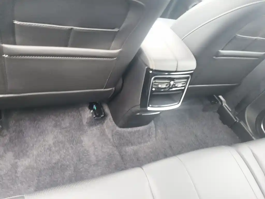 Jetour Jetour X70 Plus 2021 1.5T DCT Fire 7-seater 2021 - thumbnail 9