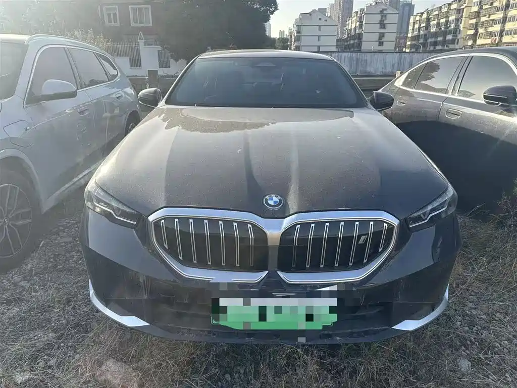 BMW BMW i5 2024 eDrive 35L M Sport Package 2024 - thumbnail 3