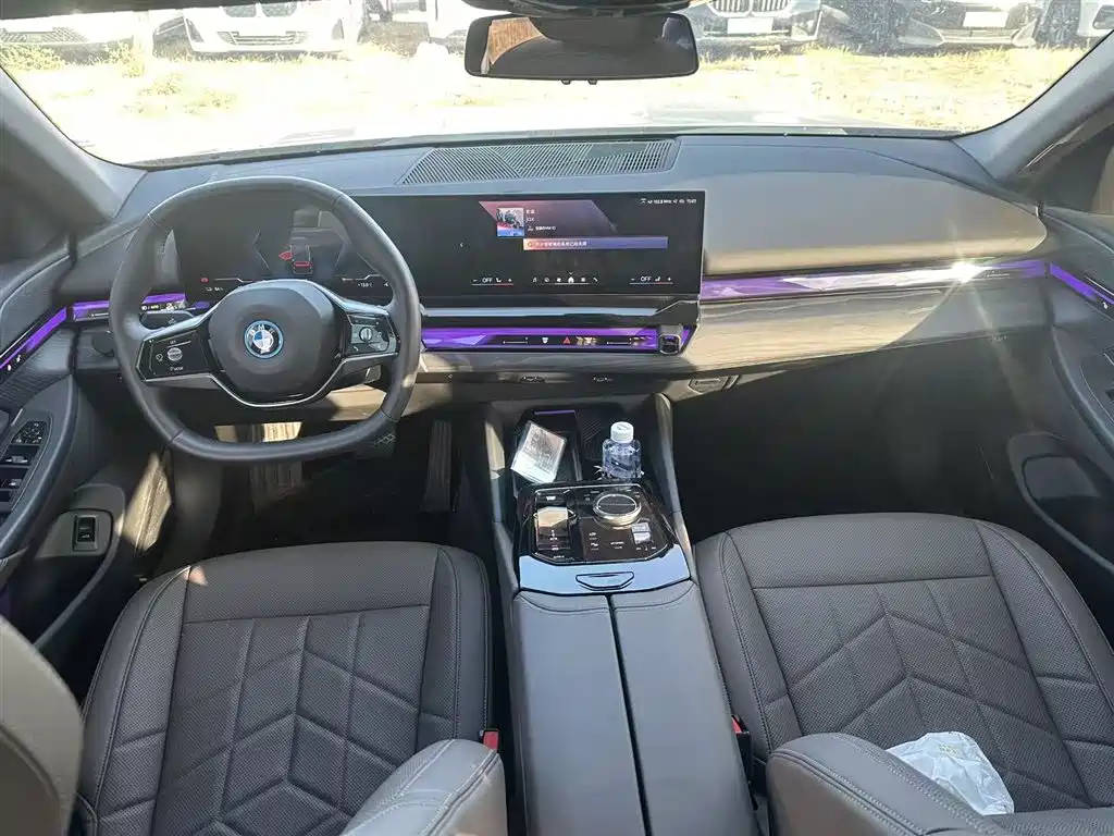 BMW BMW i5 2024 eDrive 35L M Sport Package 2024 - thumbnail 6