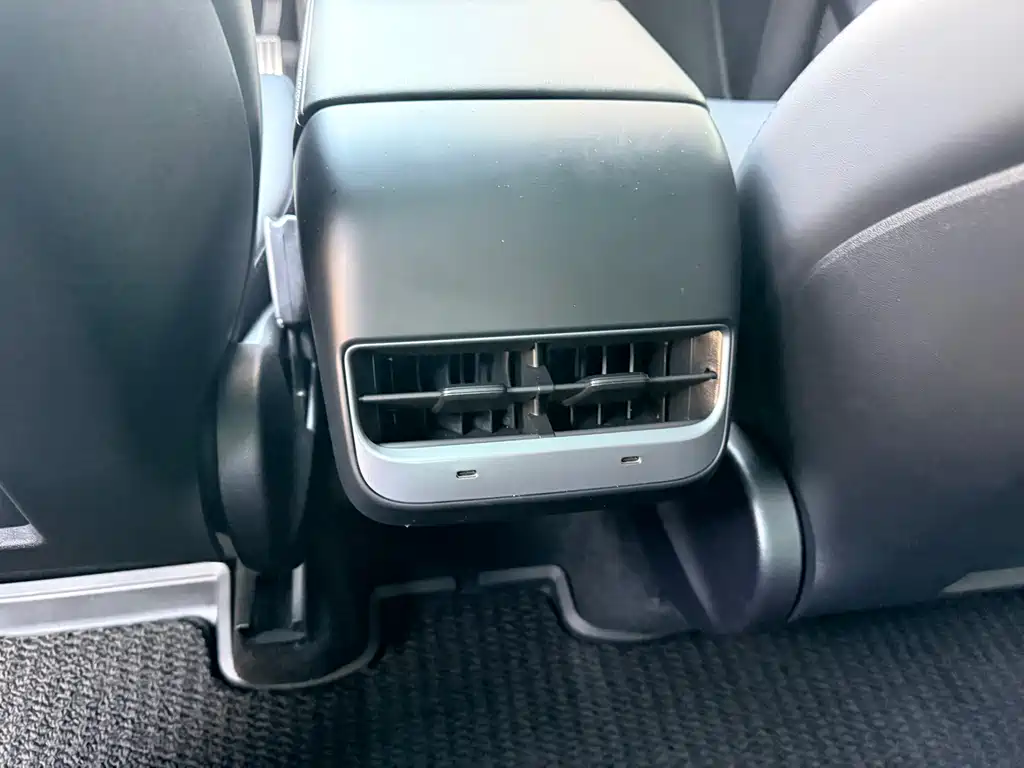 Tesla Model Y 2023 Performance All-Wheel Drive 2022 - thumbnail 9