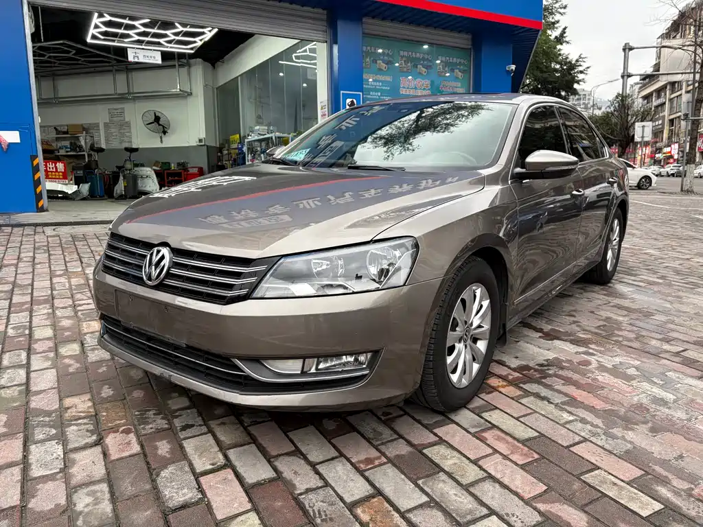 Volkswagen Volkswagen Passat 2011 1.8TSI DSG Comfortline 2011