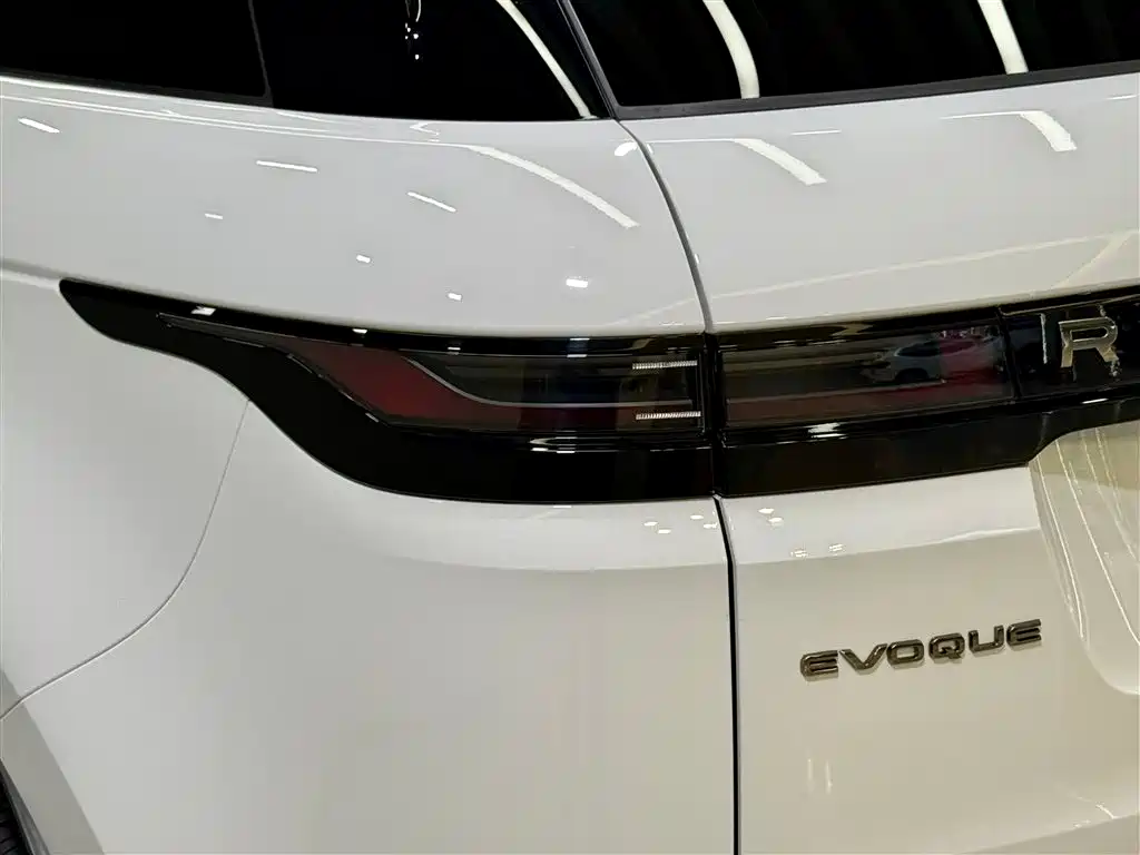 Land Rover Range Rover Evoque 2024 Range Rover Evoque L SE Prestige Light Edition 2024 - thumbnail 9