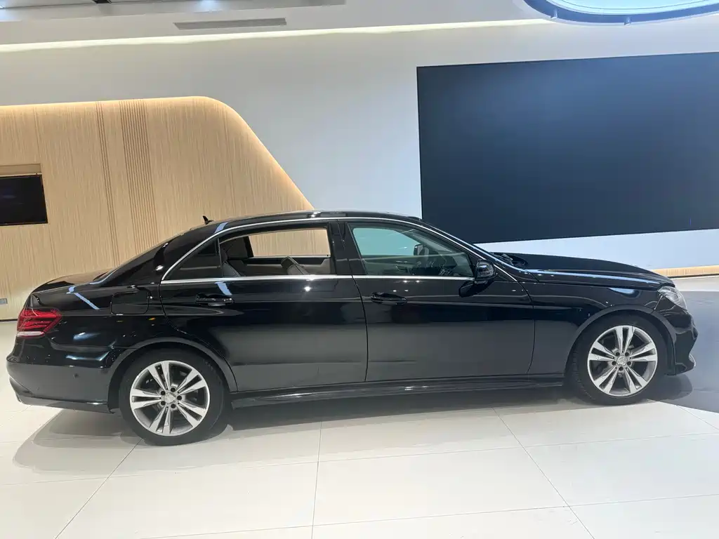 Mercedes-Benz Mercedes-Benz E-Class 2015 E 260 L Sport 2014 - thumbnail 18